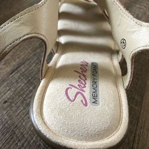 Woman’s Sketchers Sandals size 7.5